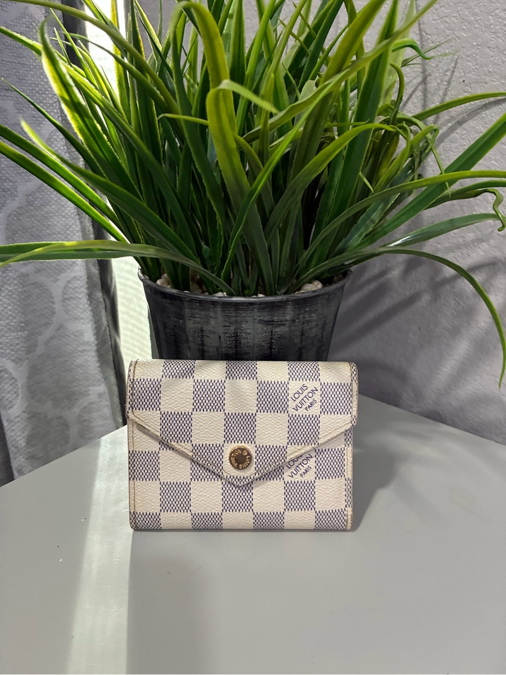 Louis Vuitton Style Damier Azur Small Flap Wallet in Cream and Pink